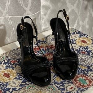 BCBG MAX. AXALTA AZRIA HEELS